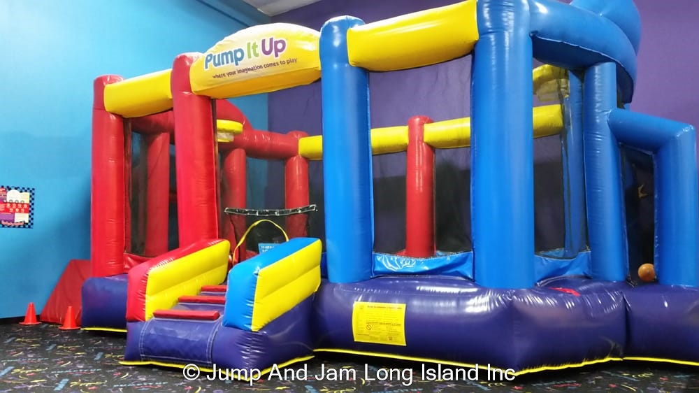 INT Sports arena Jumbo bouncer, joust, basketball, soccer Bounce